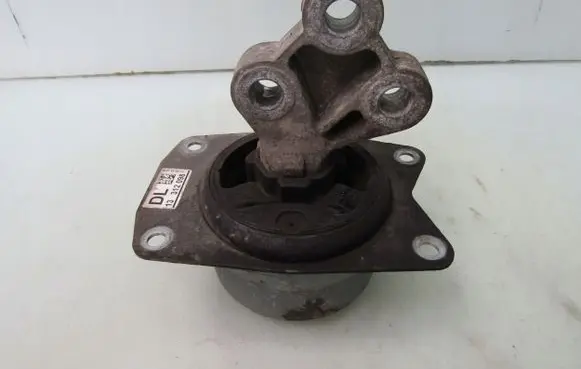 Opel Insignia A Gearbox mount 13312098 V06516S3711