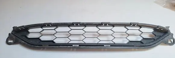 Honda HR-V Front bumper lower grill 71103T7JH000