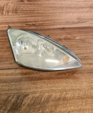 Ford Focus Headlight/headlamp 2M5113W029BE