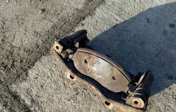 Peugeot 807 Front Brake Caliper Pad/Carrier 