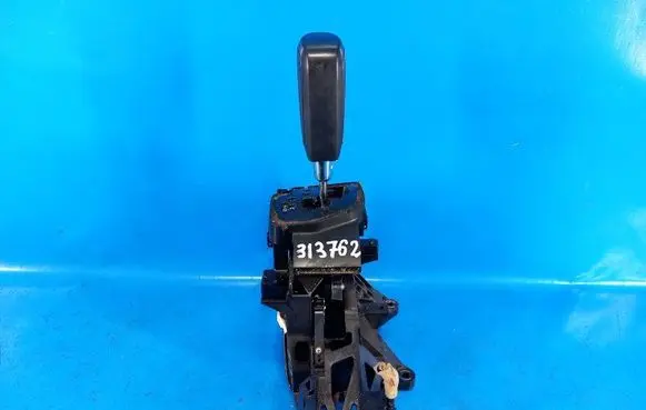 Toyota Tundra II Gear shifter/selector 335500C010