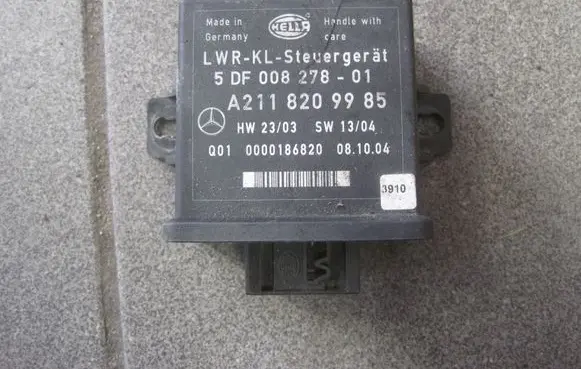 Mercedes-Benz E W211 Light module LCM A2118209985