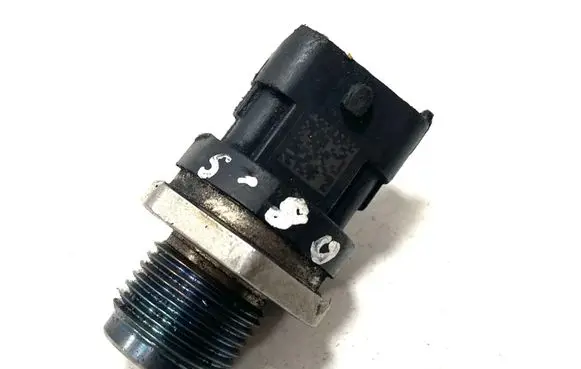 Fuel pressure sensor