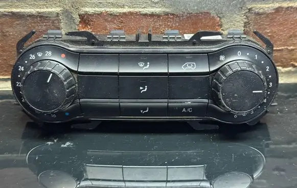 Mercedes-Benz V Class W447 Climate control unit A4479004815 5HB01153227 A4479017903