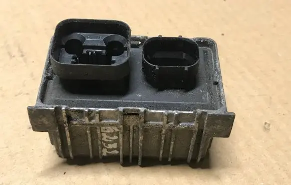 Opel Insignia A Glow plug pre-heat relay 55574293