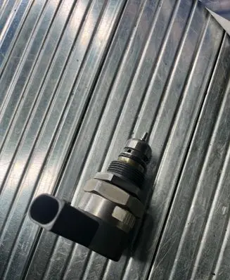 Mercedes-Benz C W203 Fuel pressure sensor 0281002494 22725032