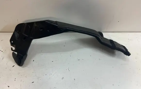 Mazda 2 Air intake hose/pipe DG7R61273