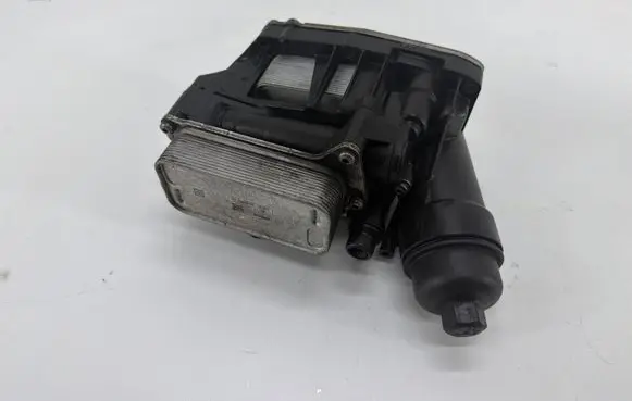 BMW 5 F10 F11 Oil filter mounting bracket 8507627