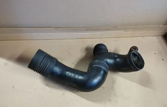 KIA Sportage Air intake hose/pipe 282102E100 282112E100