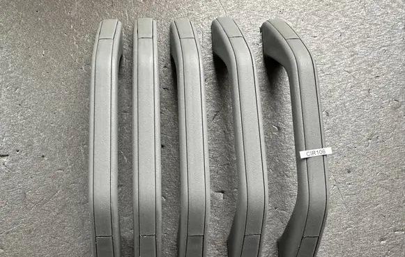 Nissan Patrol Y60 A set of handles for the ceiling 7394006J11