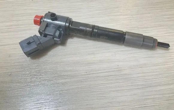 Volvo XC90 Fuel injector 31336769