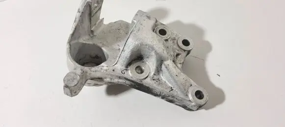 Peugeot 407 Engine mounting bracket 9645161180