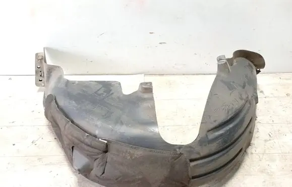 Rear arch fender liner splash guards