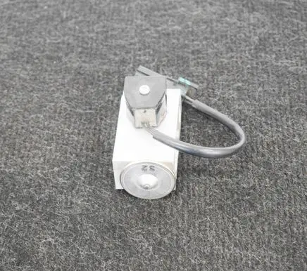 Tesla Model S Air conditioning (A/C) expansion valve 101954400A
