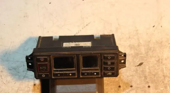 Audi A4 S4 B5 8D Climate control unit 5HB00760804 8L0820043D