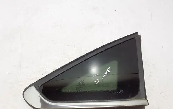 Renault Arkana Rear side window 833067352R