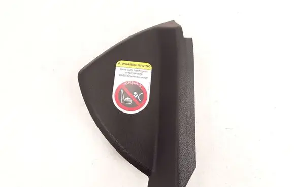 Mercedes-Benz C W204 Dashboard side end trim A2046800278