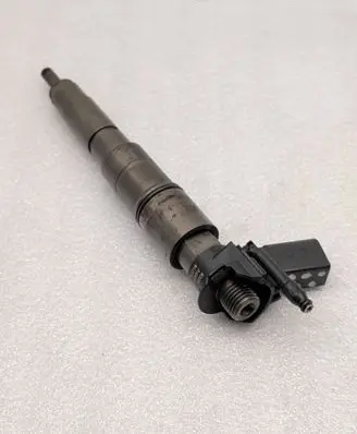 BMW 5 E60 E61 Fuel injector 7796042 0445115050