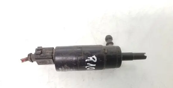 Volkswagen PASSAT B6 Headlight washer pump 3B7955681