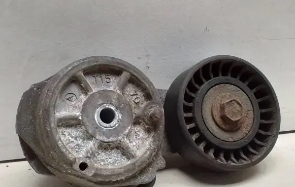 Dodge Grand Caravan Generator/alternator belt tensioner