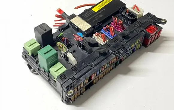 Land Rover Range Rover L322 Fuse module YMD002310 YPP000020