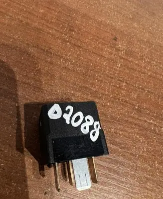 Mercedes-Benz A W169 Other relay A0025421319 D2088