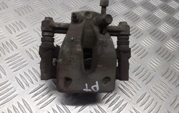 Toyota Corolla Verso E121 Rear brake caliper