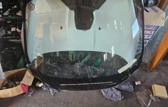 Ford Kuga II Front windscreen/windshield window 123szyba