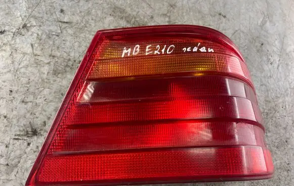 Mercedes-Benz E W210 Rear/tail lights A2108204464