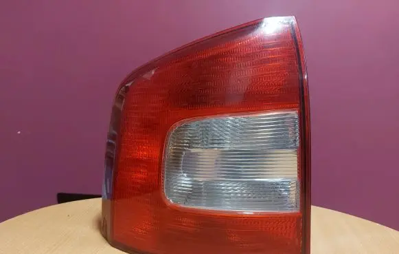 Skoda Octavia Mk2 (1Z) Tailgate rear/tail lights 1Z9945095A