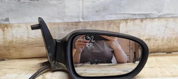 Front door electric wing mirror