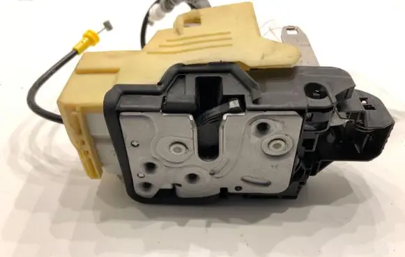 Volvo XC60 Rear door lock 32131412