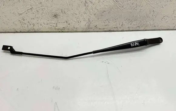 Front wiper blade arm