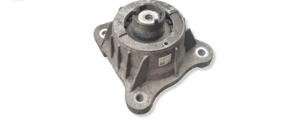 Mercedes-Benz V Class W447 Engine mount bracket A4472410213