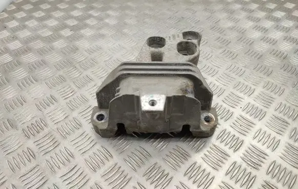 Mercedes-Benz CLA C117 X117 W117 Engine mount bracket A2462400617