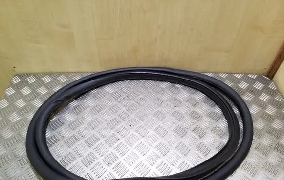 Volkswagen Golf Plus Rear door rubber seal (on body) 5M0867913D