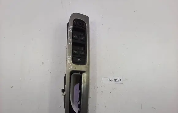 Volvo V50 Electric window control switch 30710787
