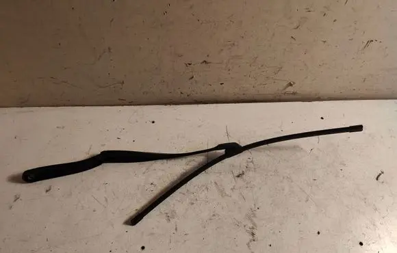 BMW 5 F10 F11 Front wiper blade arm 718246004