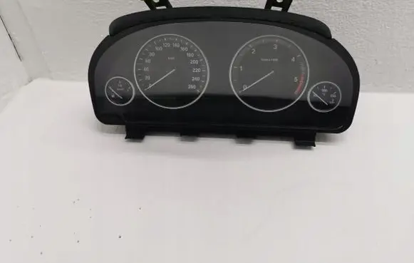 BMW 5 F10 F11 Speedometer (instrument cluster) 9265179