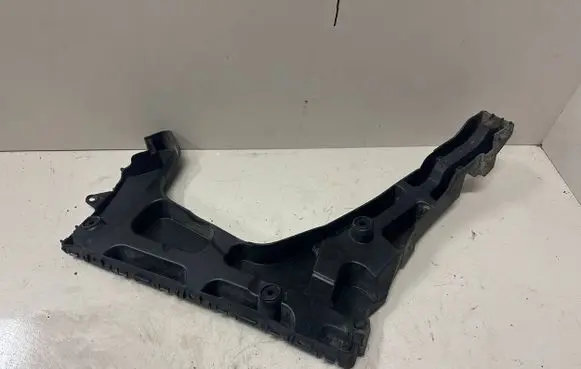 Seat Leon (5F) Bumper support mounting bracket corner 5F9807376 M13825