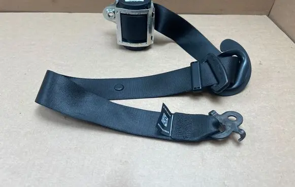 BMW 5 F10 F11 Front seatbelt 615387100E