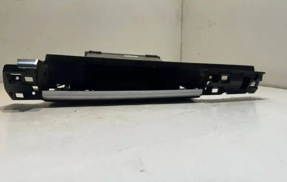 BMW 7 F01 F02 F03 F04 Glove box set 9119797 18032010 01049172