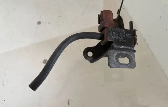 Toyota Avensis Verso Turbo solenoid valve 2586027010