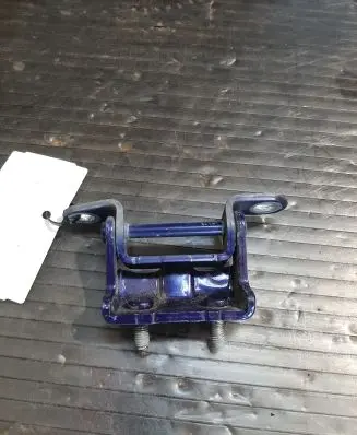 Nissan Juke I F15 Rear door upper hinge
