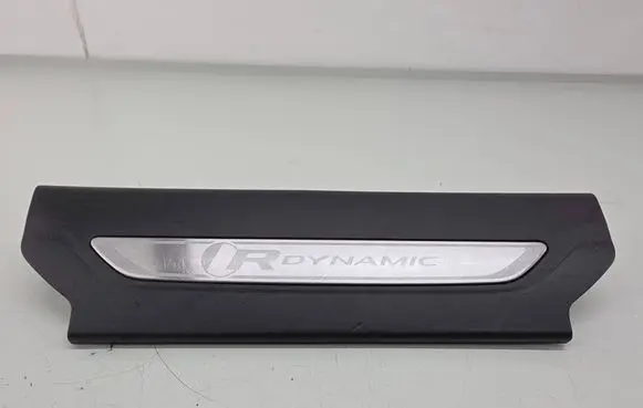 Front sill trim cover