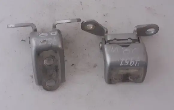 Honda Insight Rear door upper hinge 
