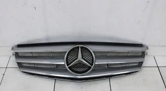 Mercedes-Benz C W204 Front bumper upper radiator grill 