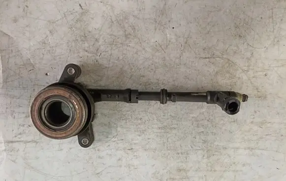 Clutch slave cylinder