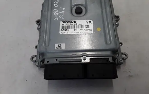 Volvo S80 Engine control unit/module 30785100AB