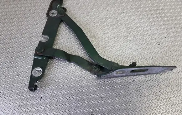 Audi A4 S4 B6 8E 8H Tailgate/trunk/boot hinge 8E5827301B